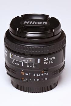 Nikon AF 24mm 2,8 D mit Nikon UV Filter  -Gebrauchtartikel-
