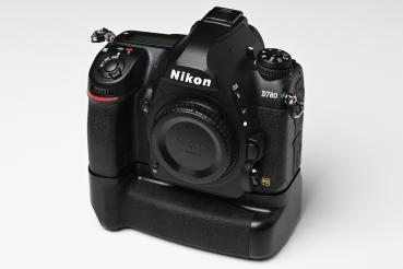 Nikon D780 mit Batteriehandgriff (Nachbau)  -Gebrauchtartikel-