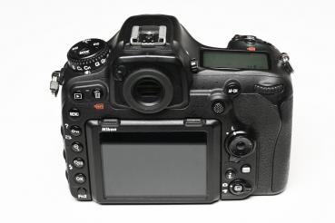 Nikon D500 + Nikon MB-D17 + Nikon BL-5  Kit  -Gebrauchtartikel-