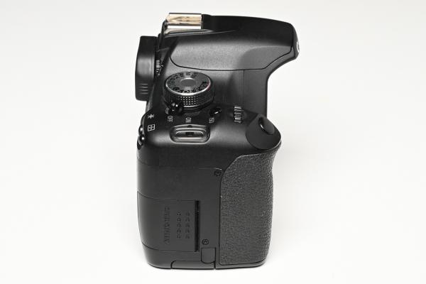 Canon EOS 500D + 18-55mm EF-S IS  -Gebrauchtartikel-
