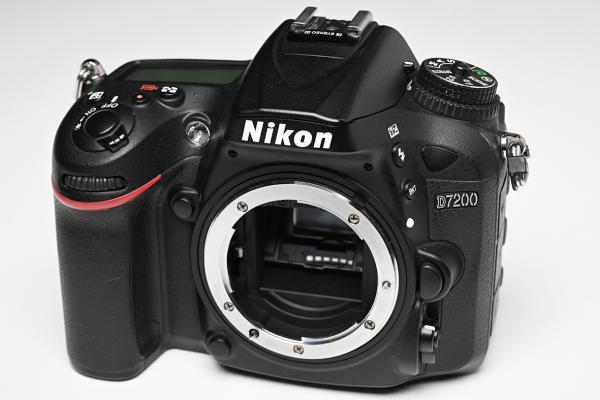 Nikon D7200 Body + Battery Grip  -Gebrauchtartikel-