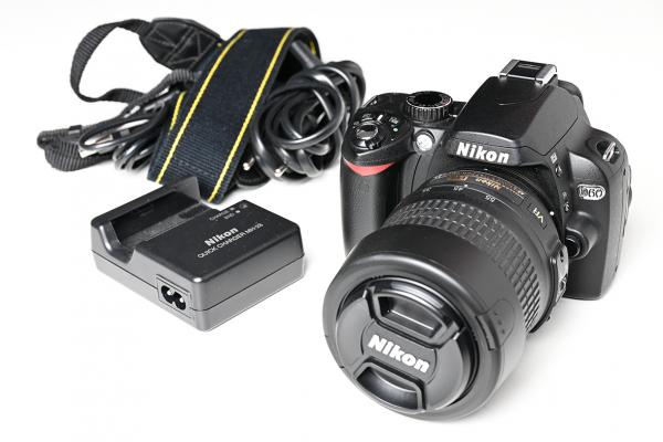Nikon D60 + AF-S 18-55mm 3,5-5,6 VR  -Gebrauchtartikel-