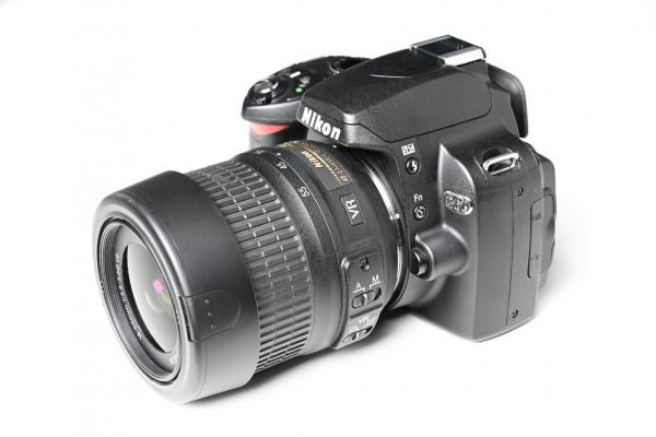 Nikon D60 + AF-S 18-55mm 3,5-5,6 VR  -Gebrauchtartikel-